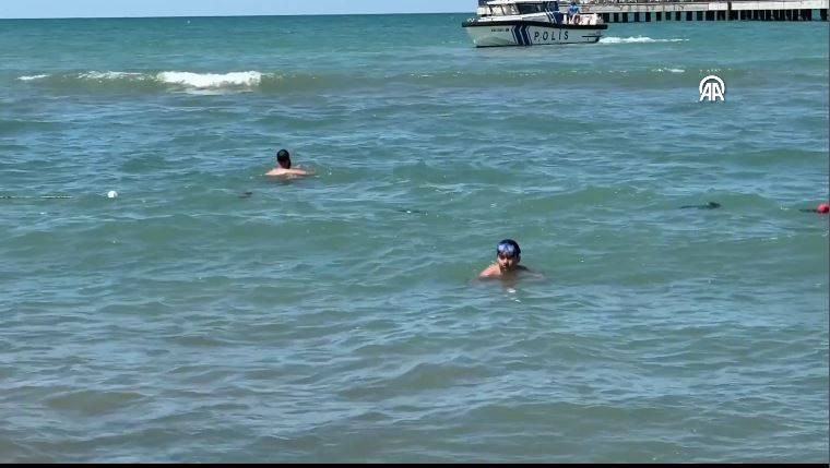 Denize girenleri havadan, karadan ve denizden uyardılar - Resim: 26